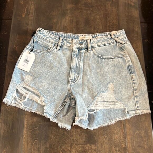 NWT Cleo + Wolf Women's Light Wash Mid Rise Denim Distressed Shorts Sz- 28 - Picture 4 of 16